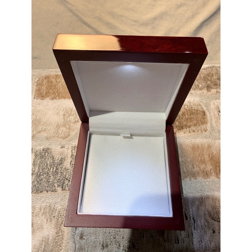 Mahogany‎ Wood LED Lighted Jewelry Ring Box White Interior Gift Display Case